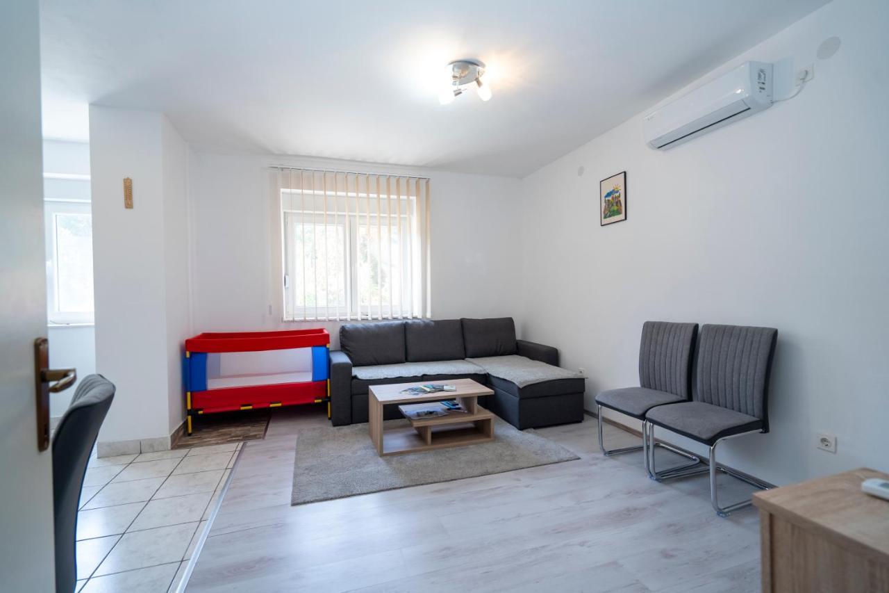 Apartman Curcic Knin Extérieur photo